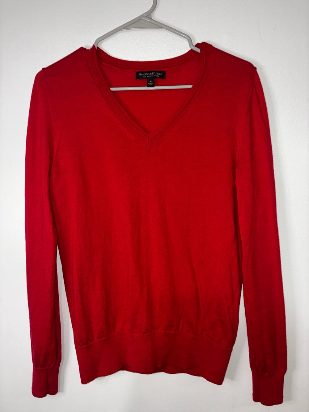 Banana Republic Women's Bright Red V-Neck Sweater
